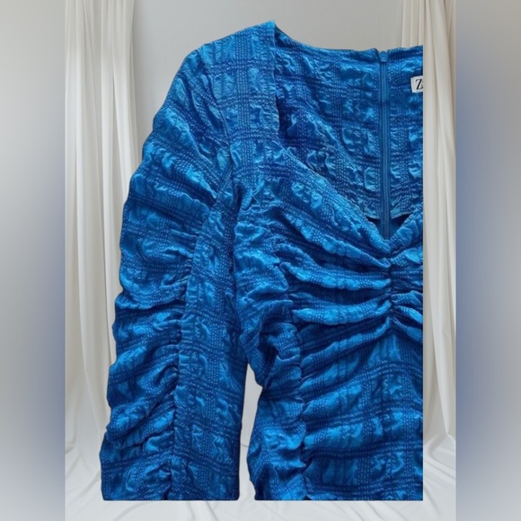 Zara Stylish Blue Ruched Midi Dress - Picture 5 of 8